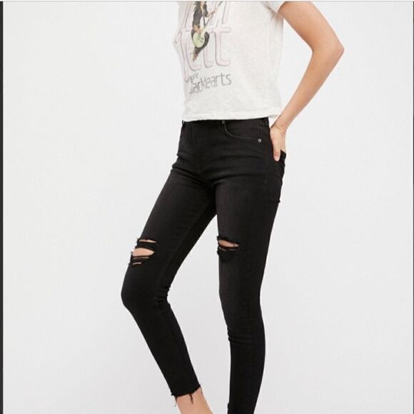 Free People Shark Bite Distress Raw Hem Skinny Jeans Black - Picture 5 of 13